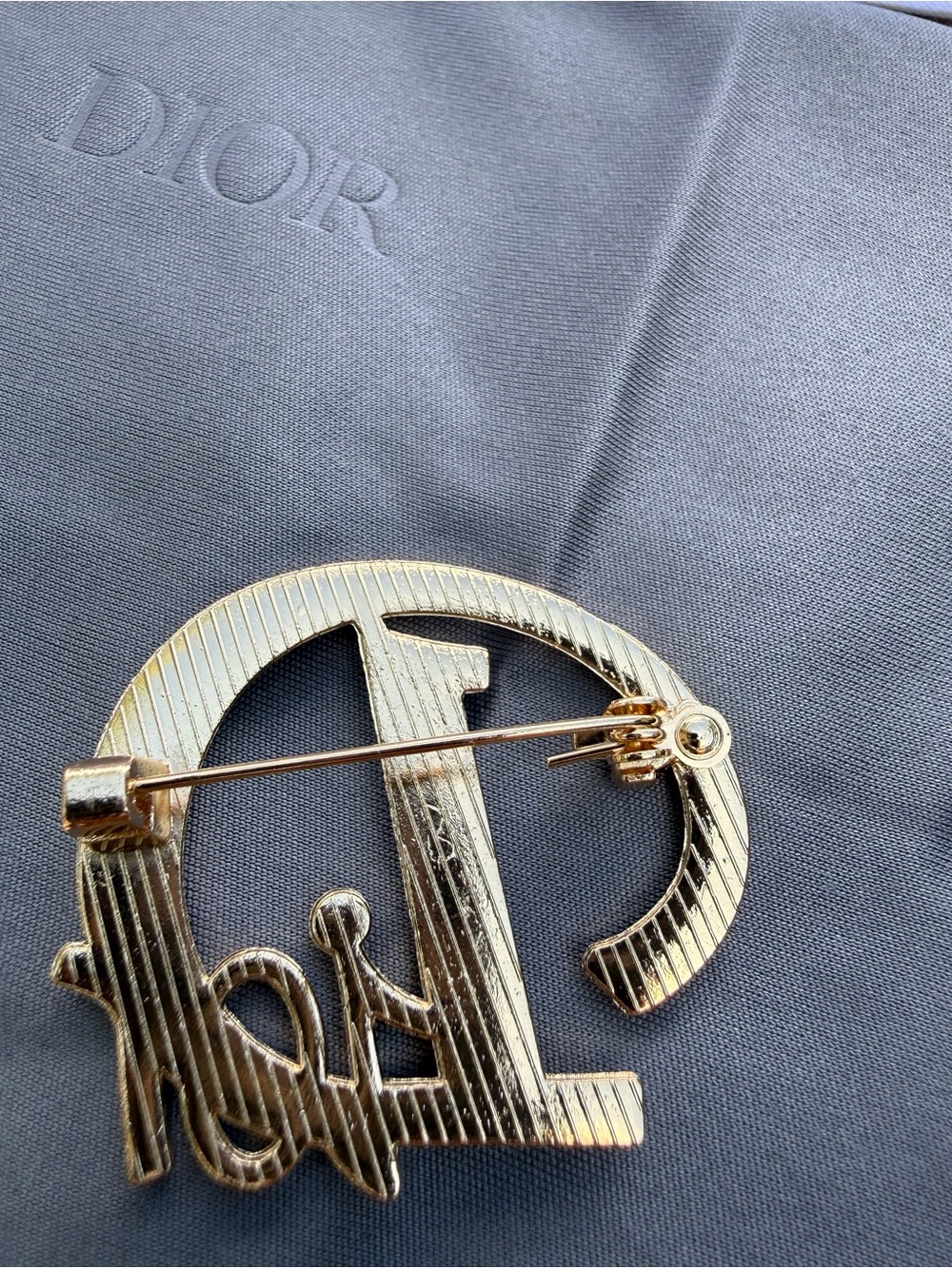 Large D - Dior Gold Crystal rhinestone Logo Brooch pin - Picture 6 of 8